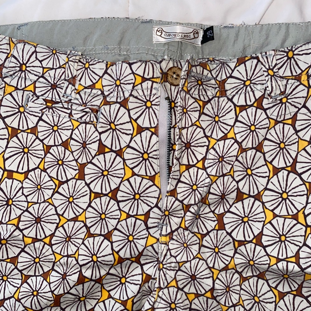 Pattern Bermuda Shorts - Picture 3 of 5